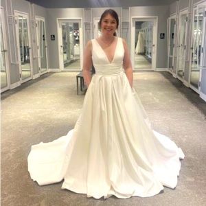 Unworn, unaltered wedding gown